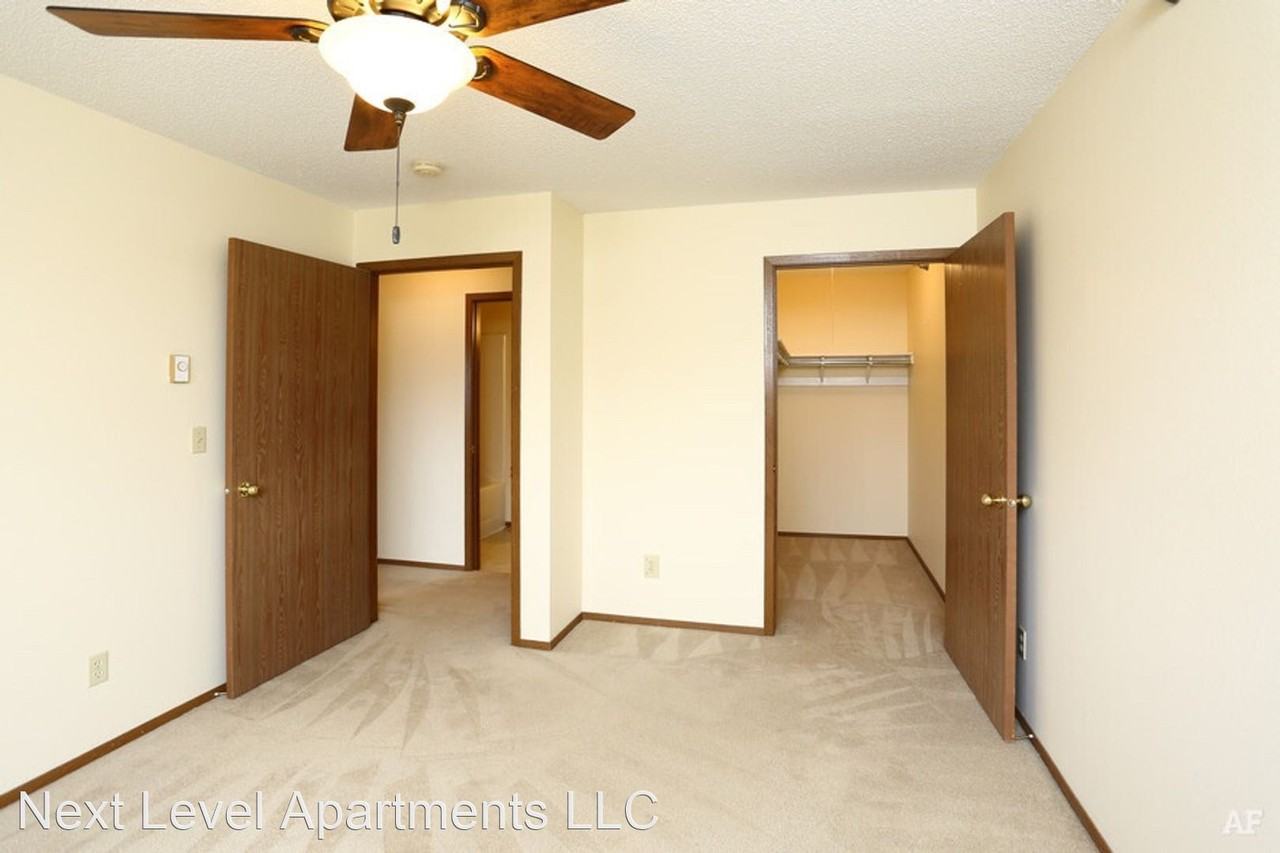 1019 E 17th St - Photo 2 of 12