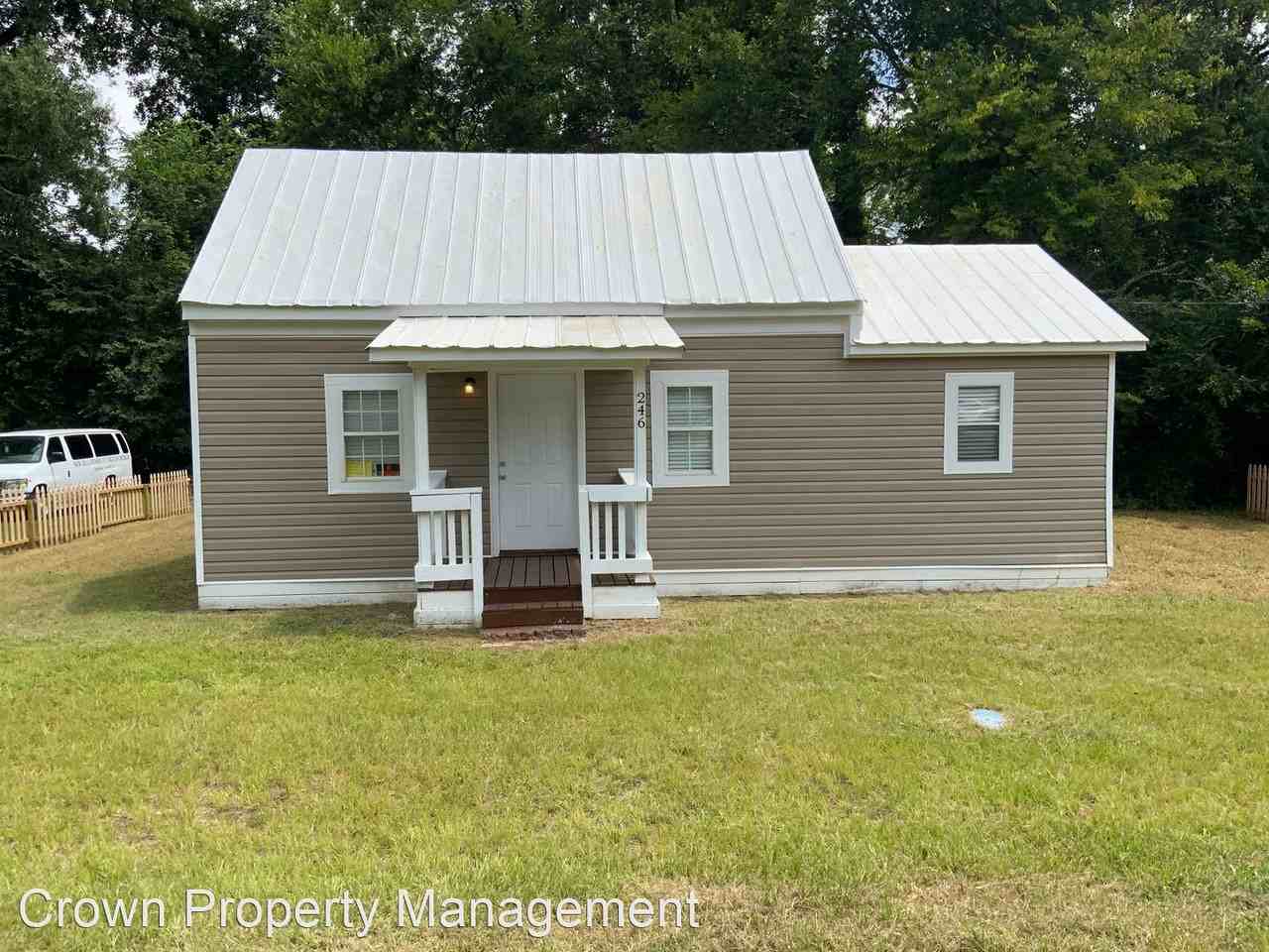 246 Maple St - Photo 2 of 17