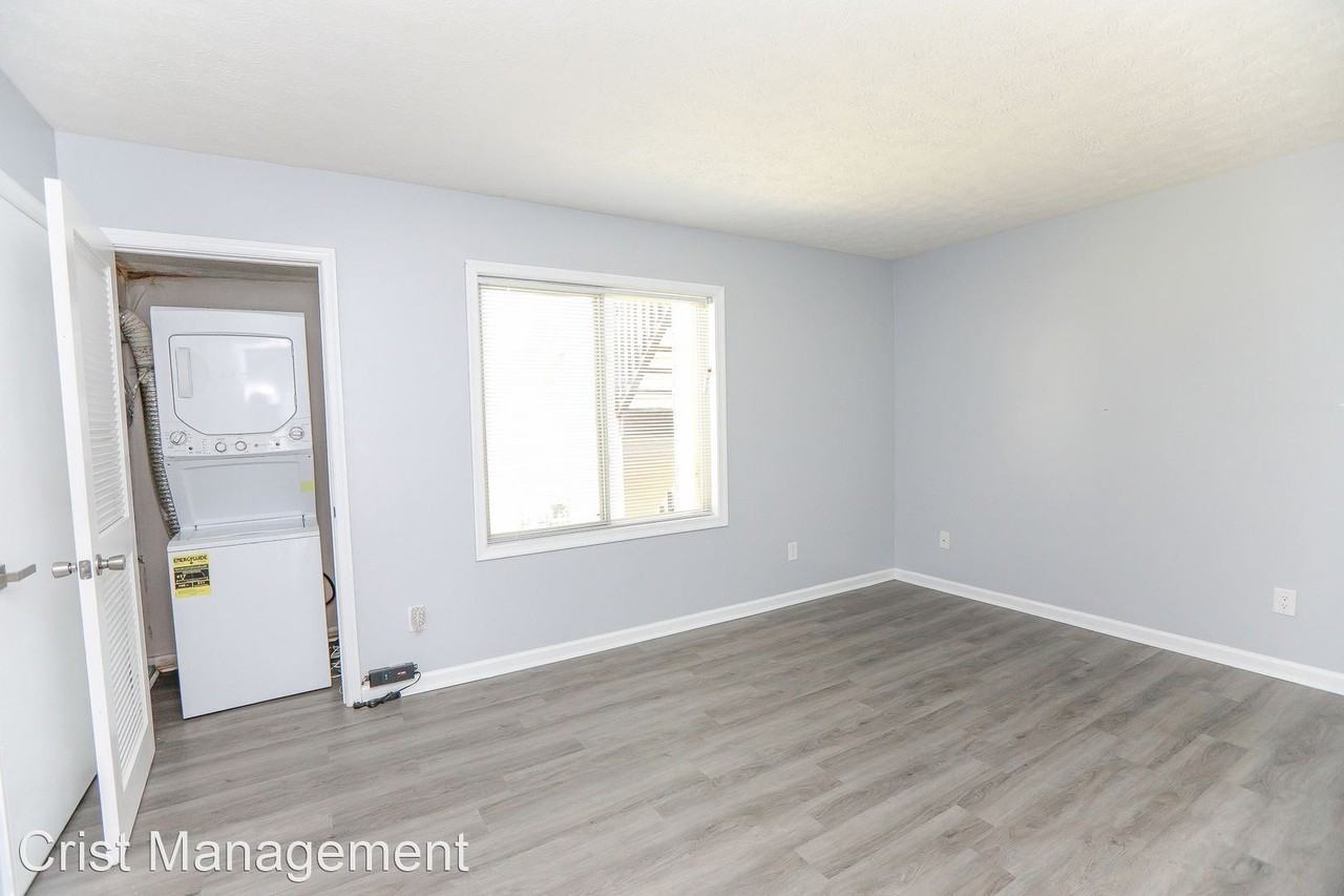 33 Pacific Dr - Photo 2 of 17
