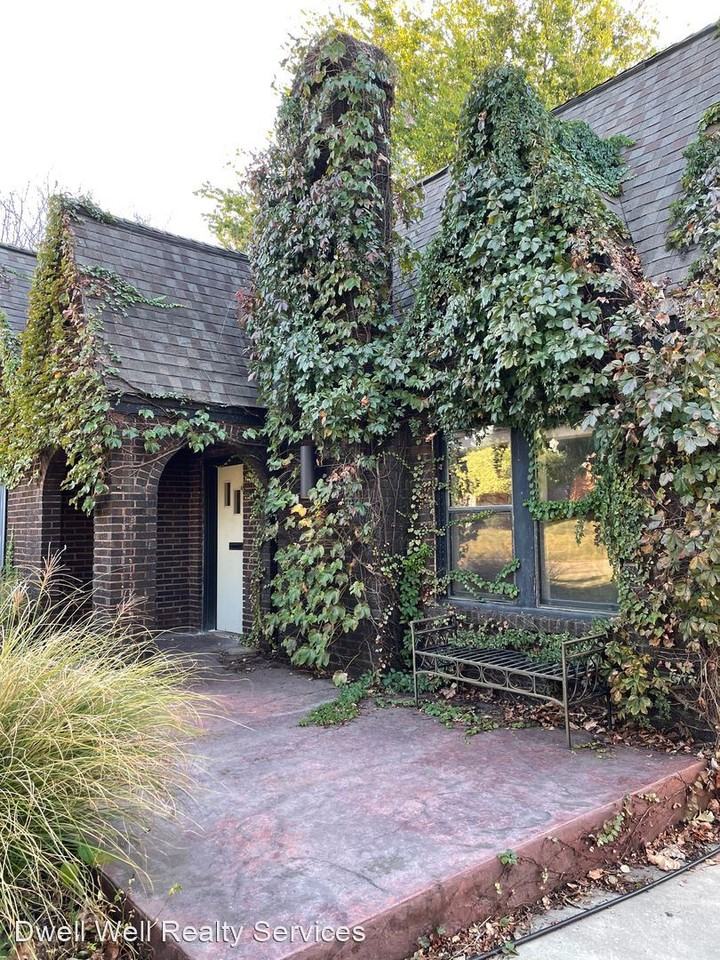 1532 S Columbia Pl - Photo 3 of 50