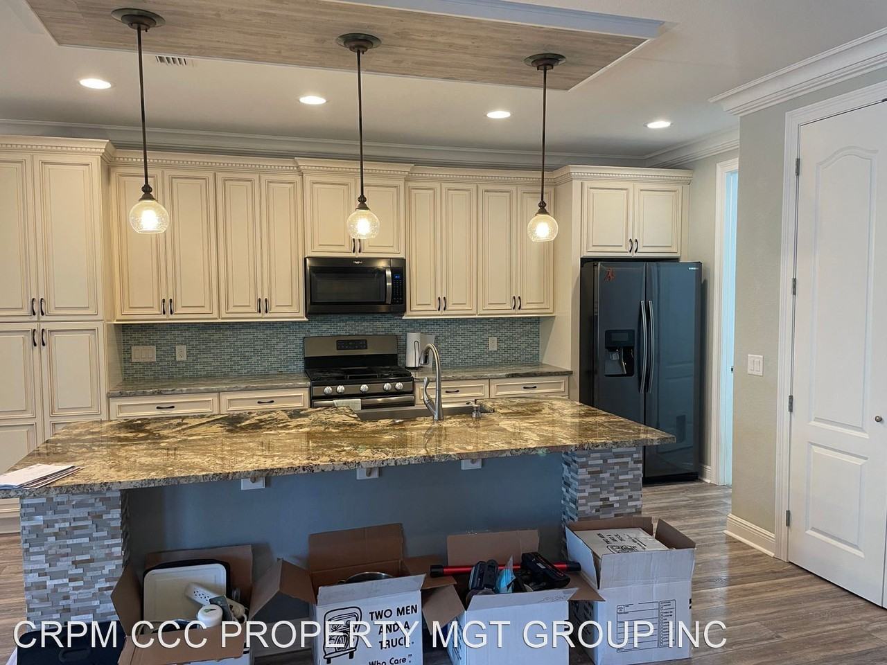 118 Smugglers Cove Ct - Photo 3 of 32