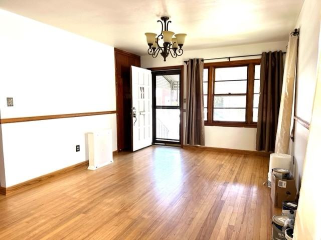 221 Maiden Ln - Photo 3 of 9