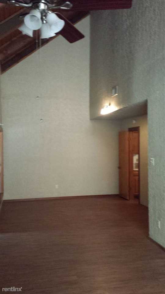 2906 Briarcreek Ct - Photo 3 of 10