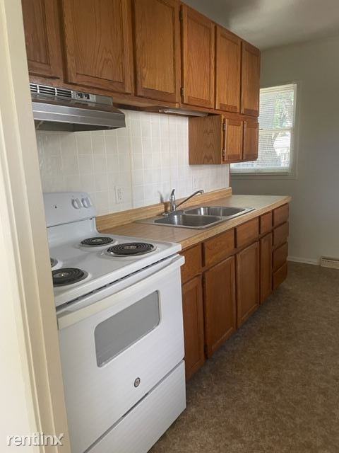 1829 Sycamore St - Photo 3 of 8