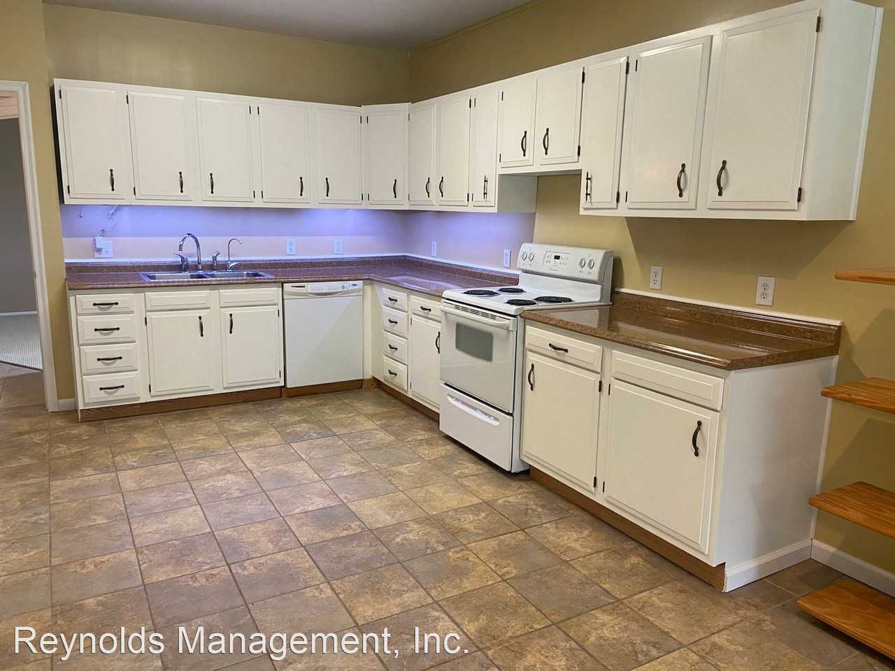 8327 King Rd - Photo 3 of 16