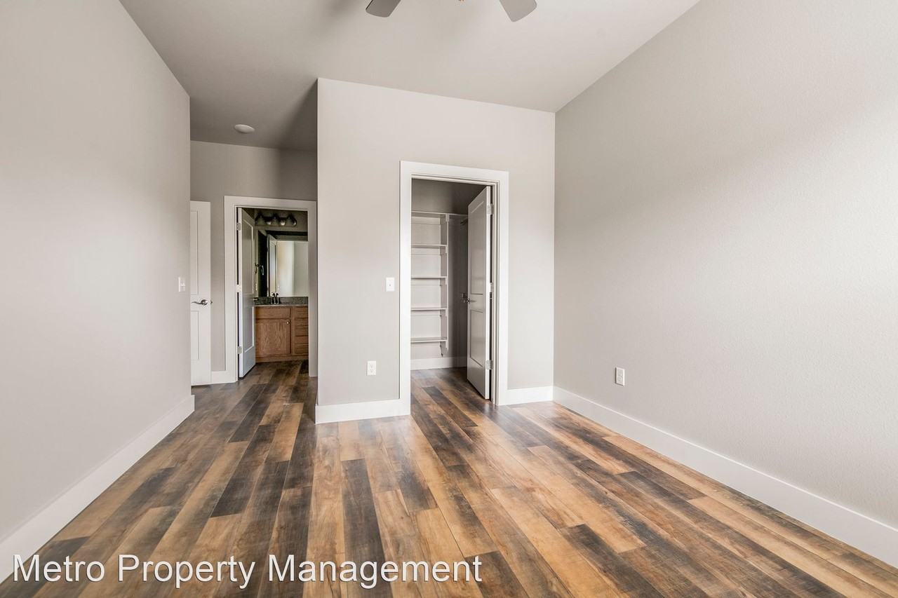 1733 Booker Cir - Photo 3 of 15