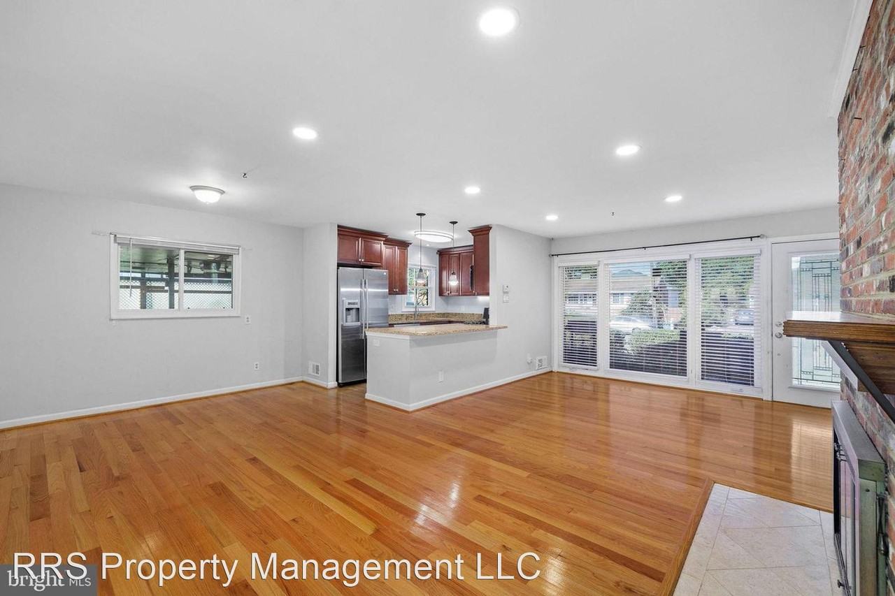 5502 Joplin St - Photo 2 of 4