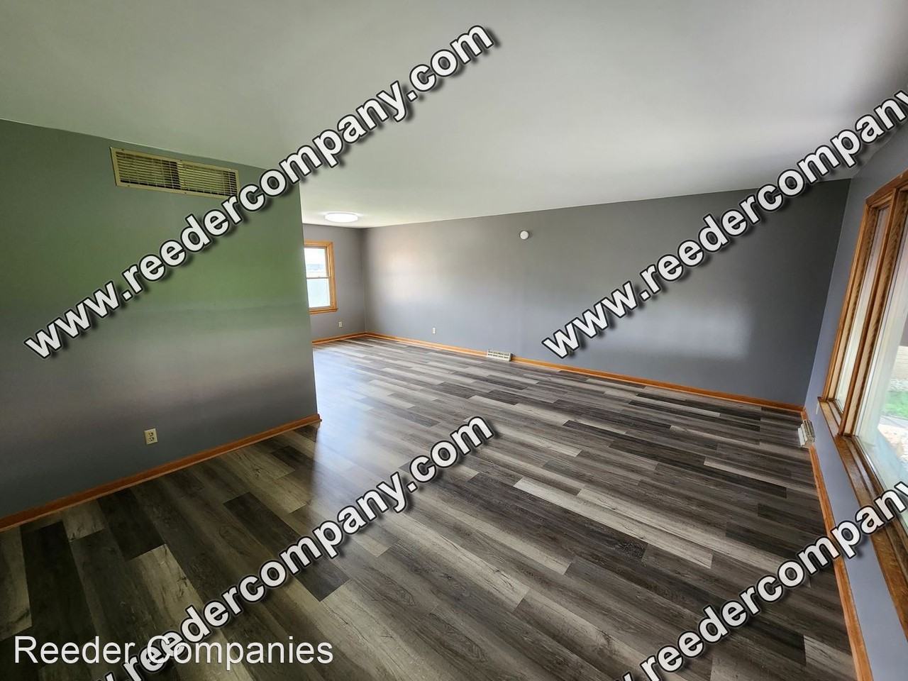 9311 4th St - Photo 2 of 22