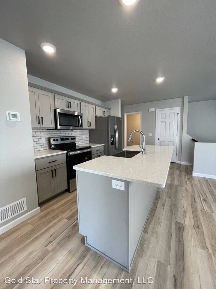 121 Marshall Loop - Photo 2 of 19