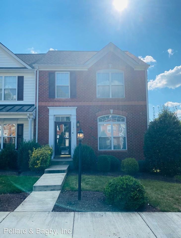 11499 Abbots Cross Ln - Photo 2 of 38