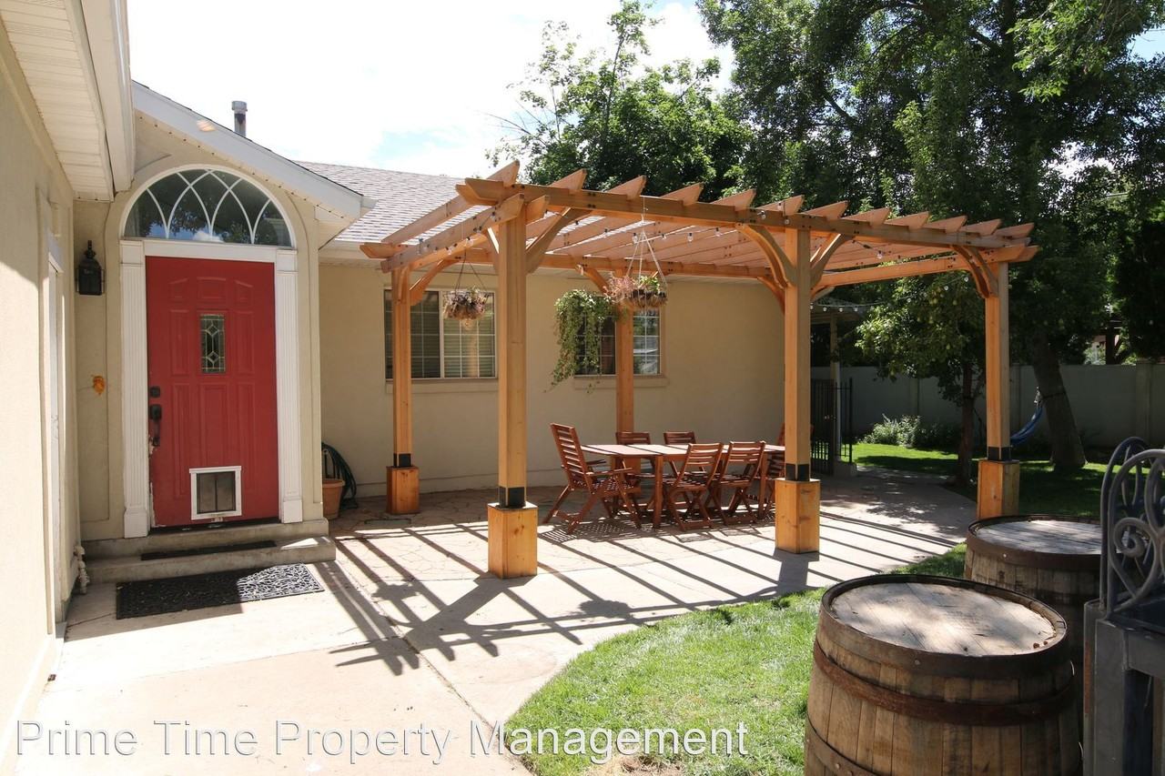 670 E 3750 N - Photo 2 of 17