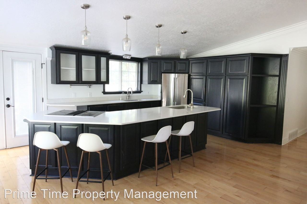 670 E 3750 N - Photo 3 of 17