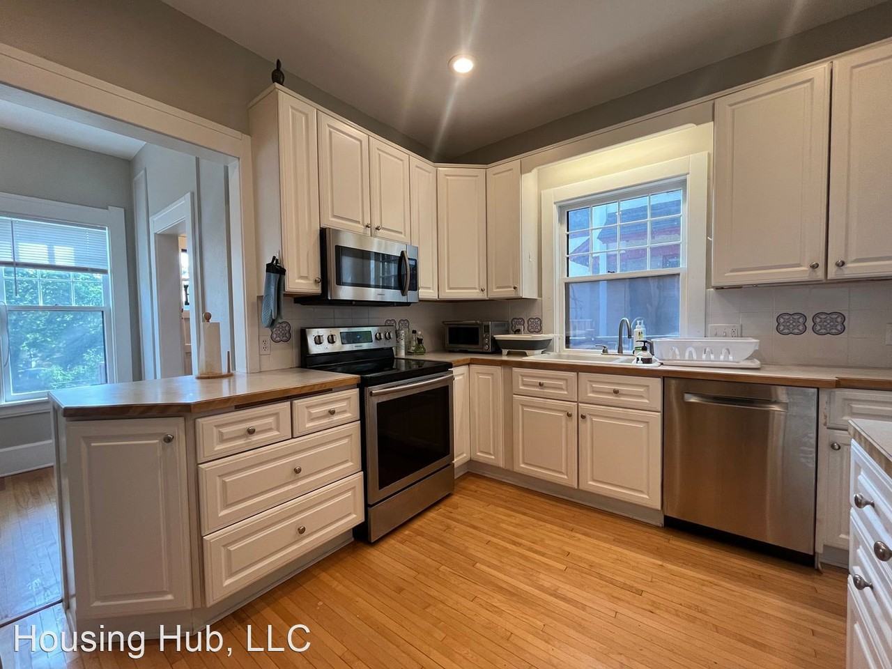 2086 Iglehart Ave - Photo 2 of 40