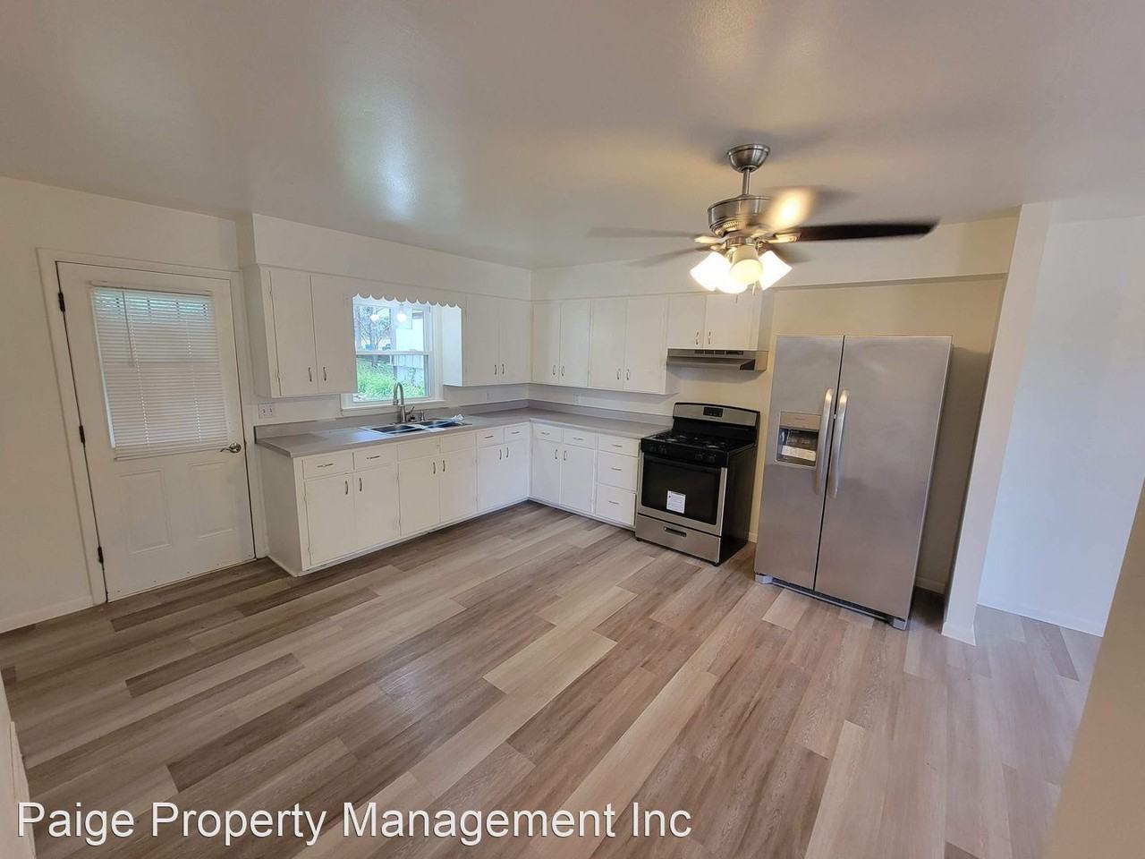 606 E Main St - Photo 3 of 11