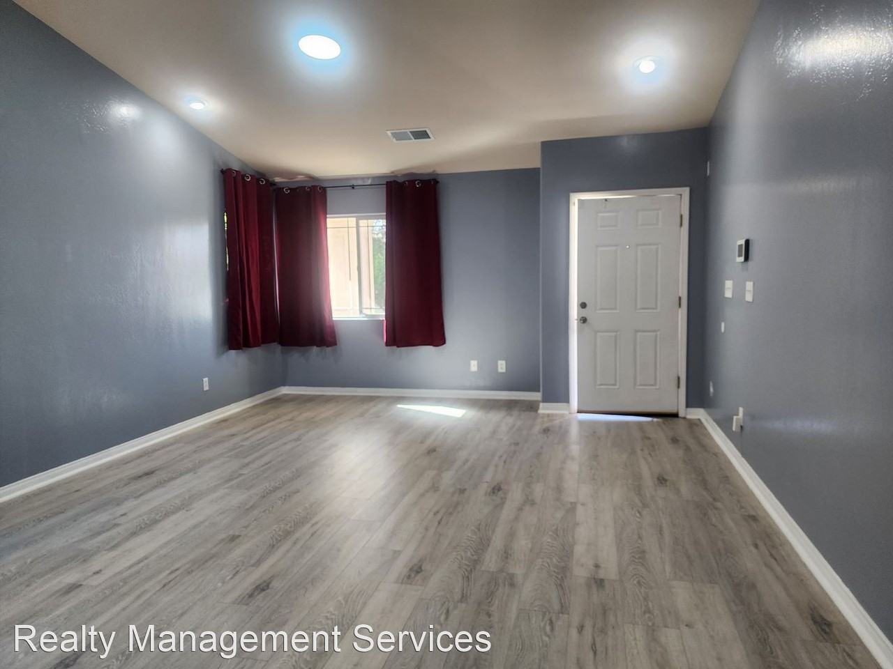 11918 Stratosphere Ave - Photo 3 of 27