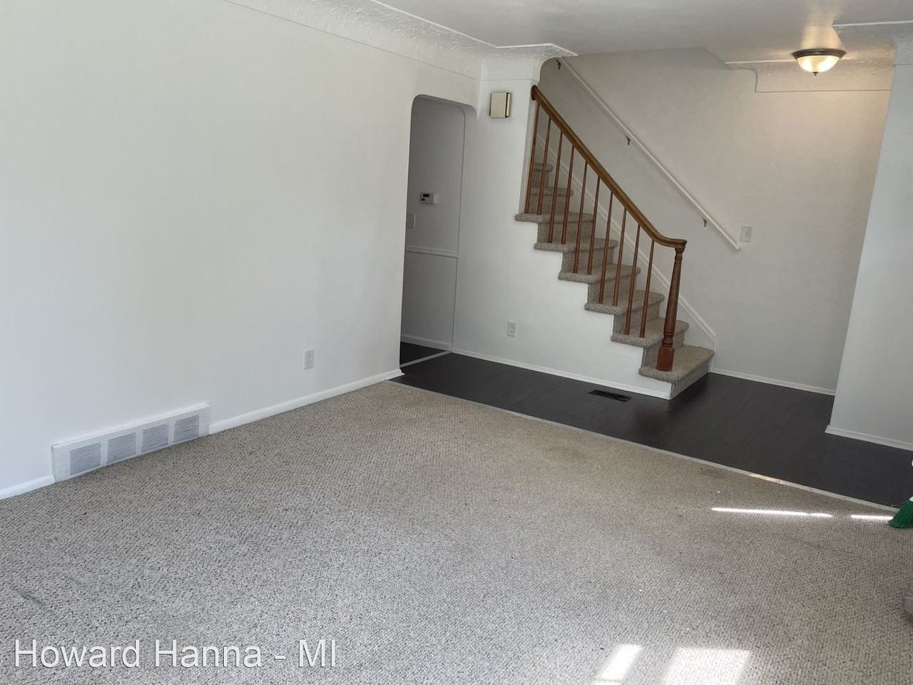 153 Wallace Dr - Photo 3 of 12