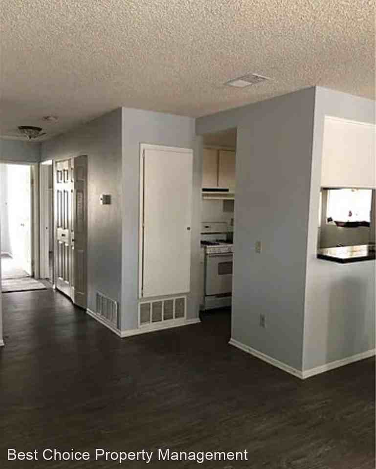 2405 Tahoe Circle - Photo 2 of 6