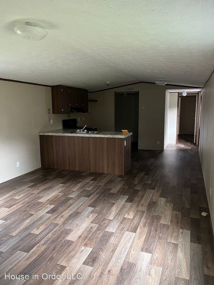 120 Shamrock Park Dr - Photo 2 of 7