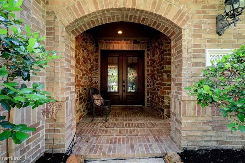 23806 Legendary Lane Dr - Photo 2 of 18