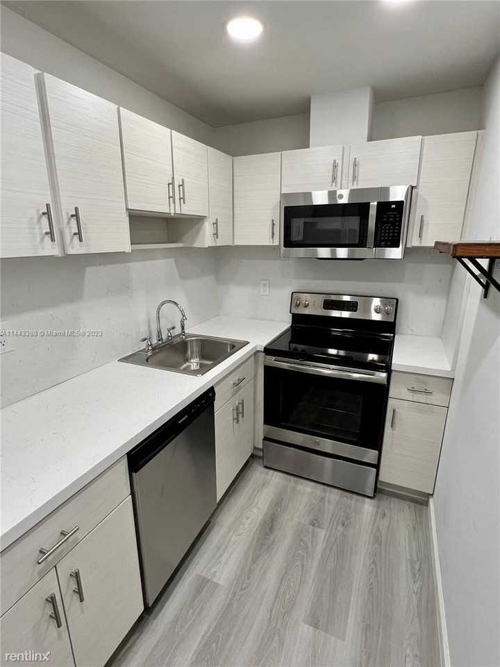 4719 NW 7th St - Photo 3 of 12