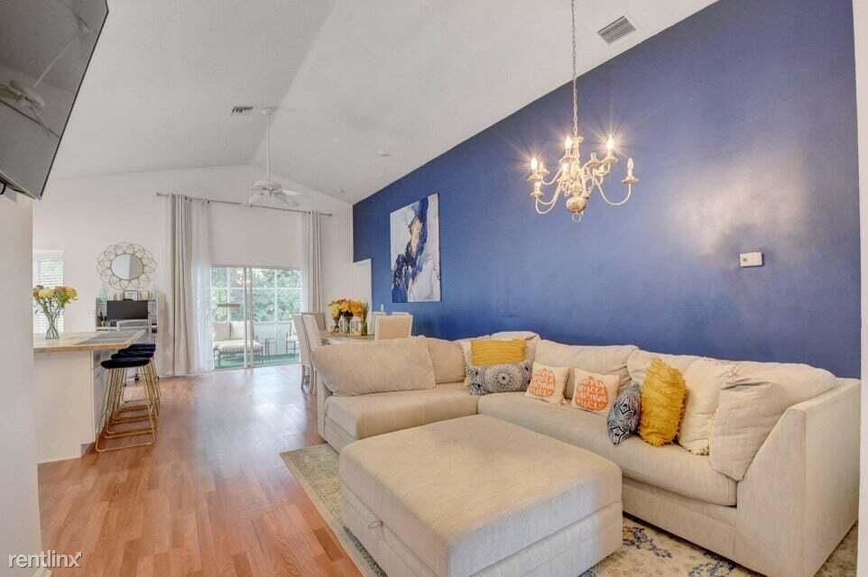 120 Paddock Ln - Photo 2 of 12