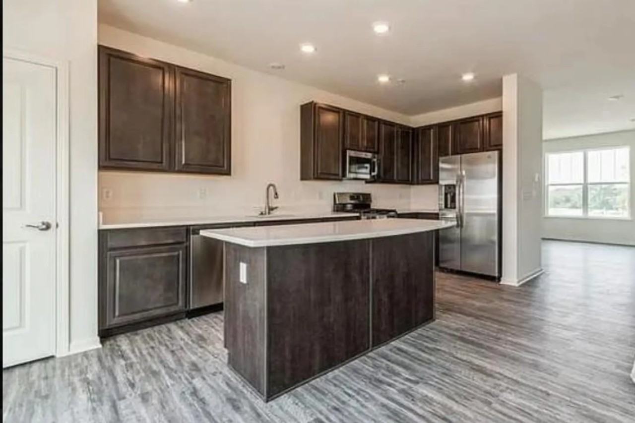 2328 Southwind Blvd - Photo 2 of 9