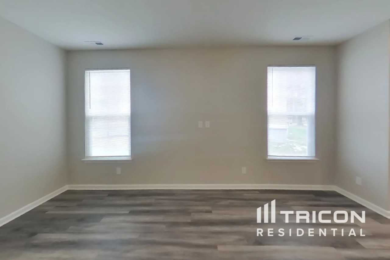 202 Park Creek Ln - Photo 2 of 35