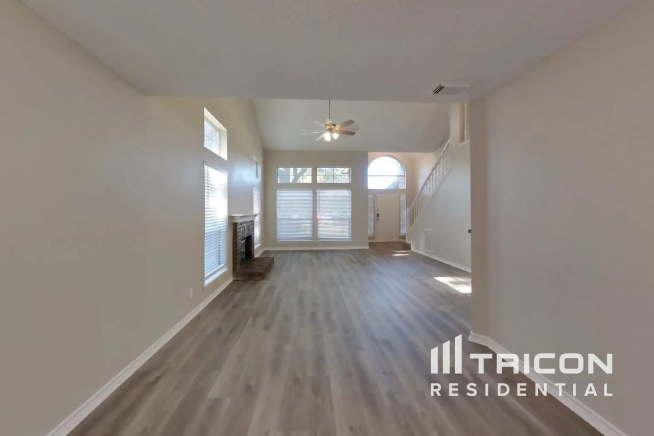 305 Meandering Way - Photo 3 of 16