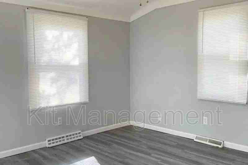 602 Williamsville Ave - Photo 3 of 9