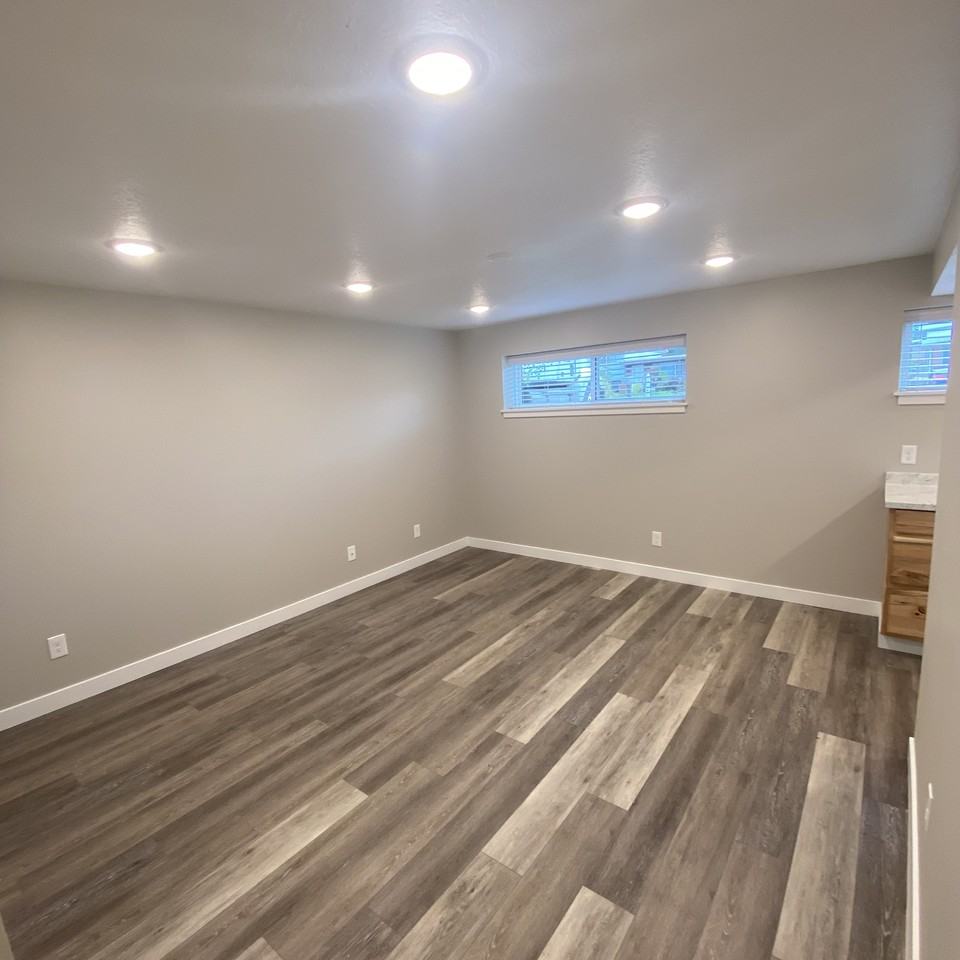 5381 Se - Photo 3 of 9