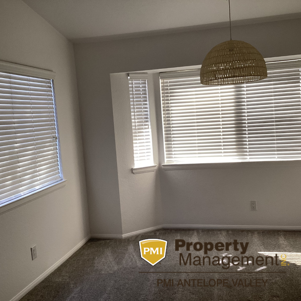 3162 Peachwood Dr - Photo 2 of 10