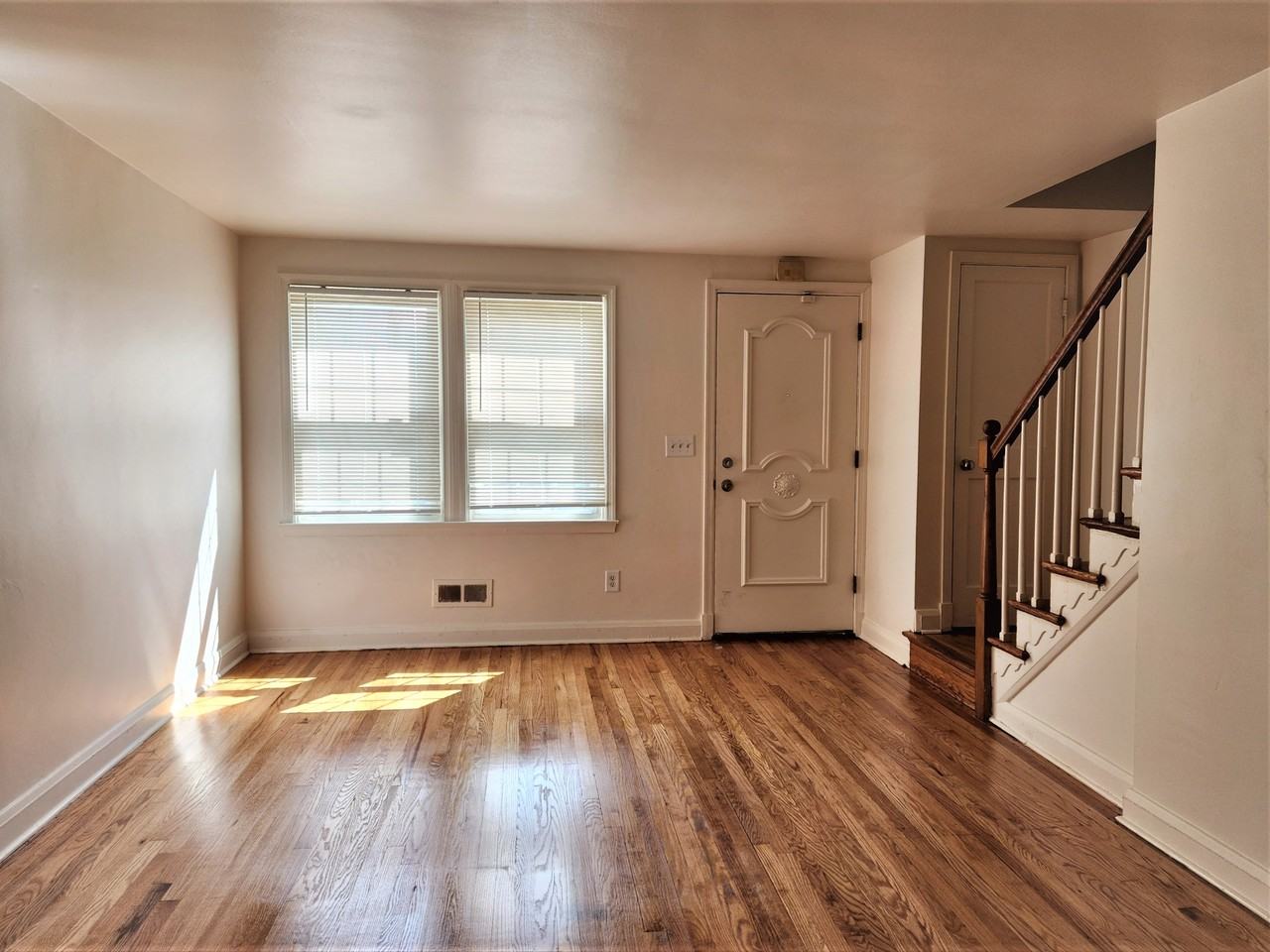 3712 Elmley Ave - Photo 4 of 25