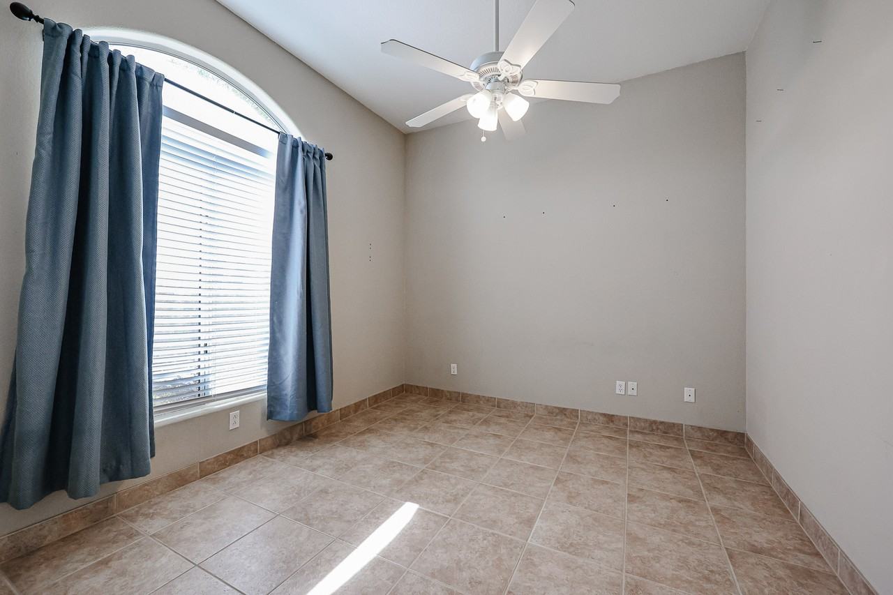 4240 E Molly Ln - Photo 7 of 29