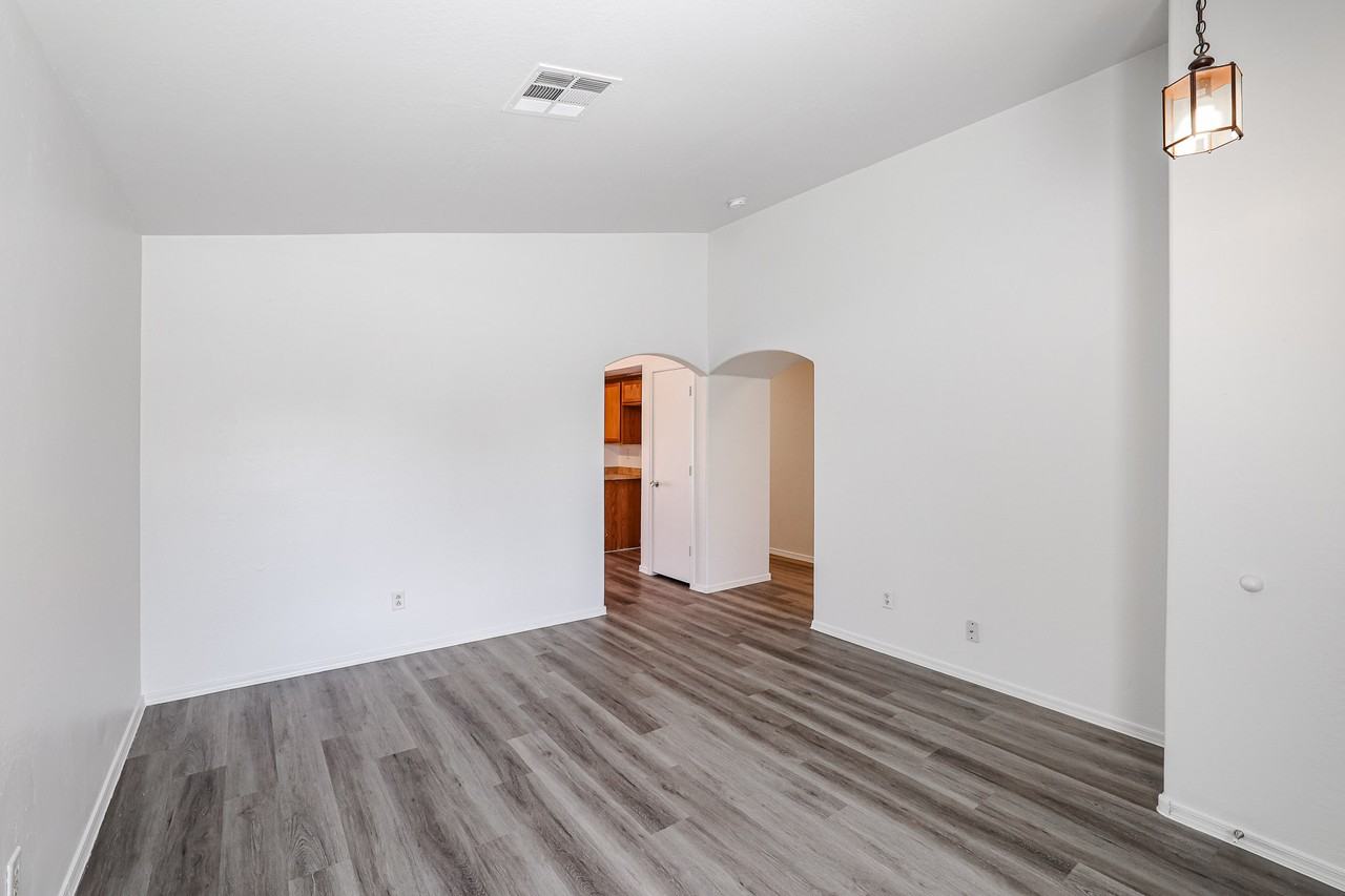 22216 W Hadley St - Photo 5 of 28