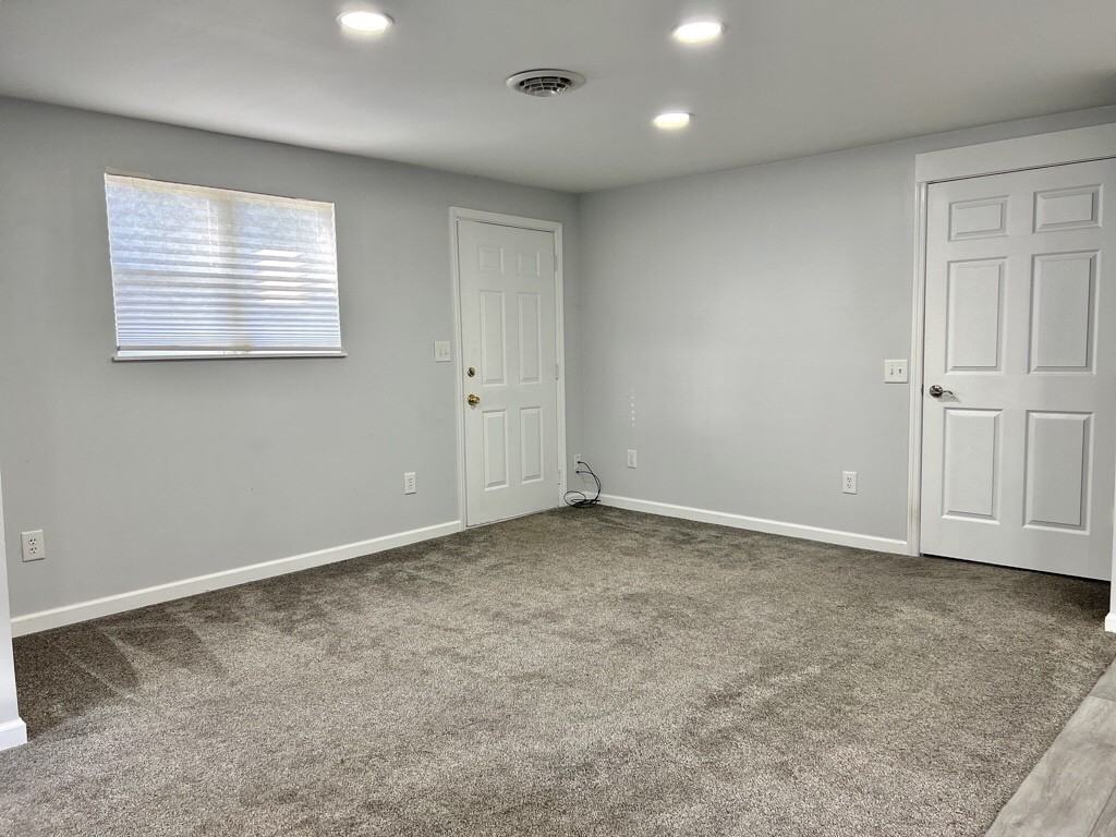 2323 N Delphos St - Photo 2 of 15