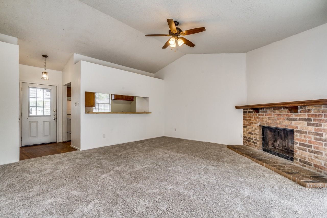 511 Nightshade Dr - Photo 2 of 12