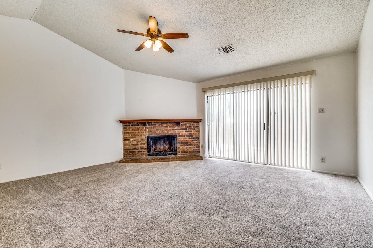 511 Nightshade Dr - Photo 3 of 12