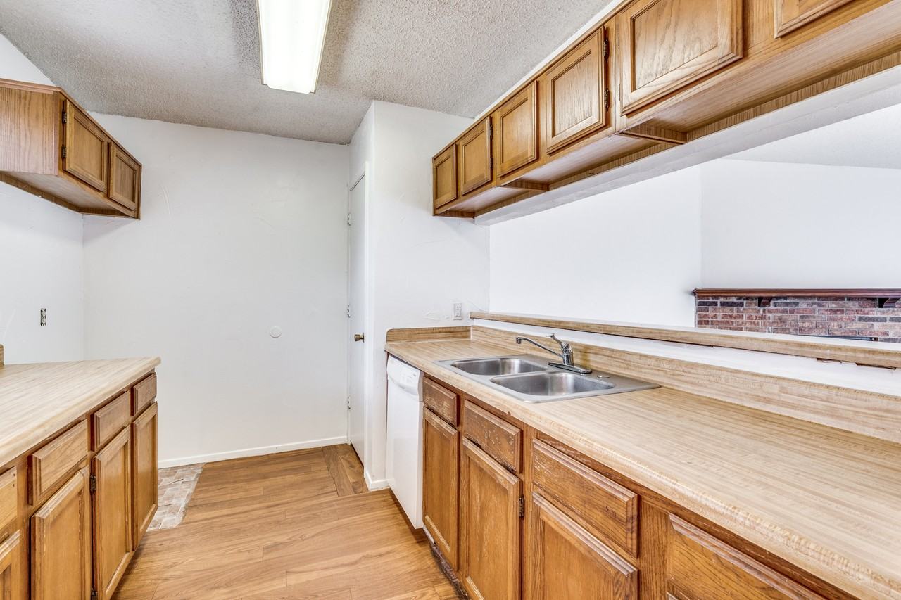 511 Nightshade Dr - Photo 5 of 12