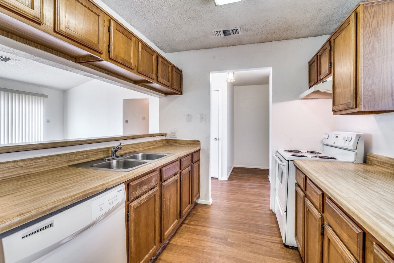511 Nightshade Dr - Photo 6 of 12