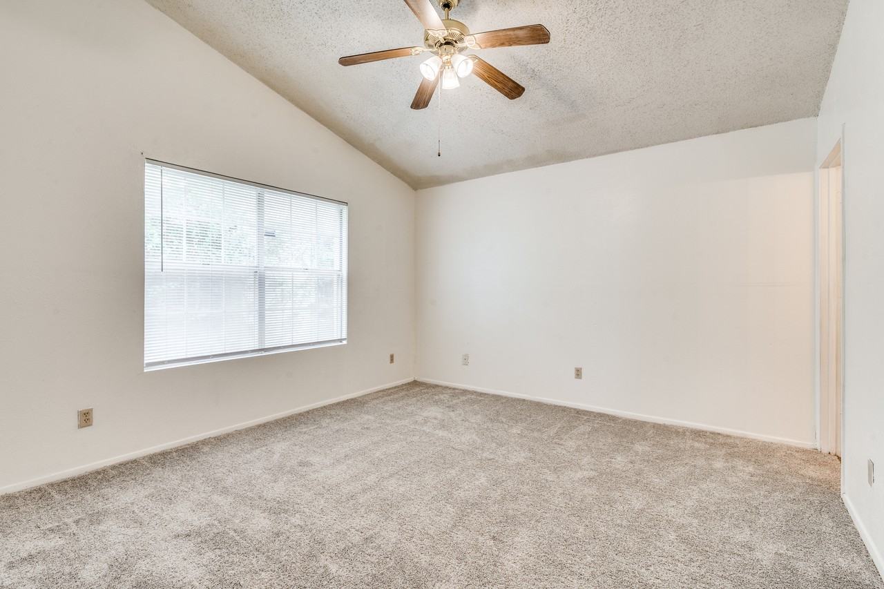 511 Nightshade Dr - Photo 7 of 12