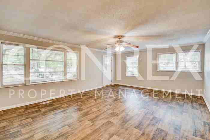 3776 Hilltop Rd Se - Photo 3 of 12