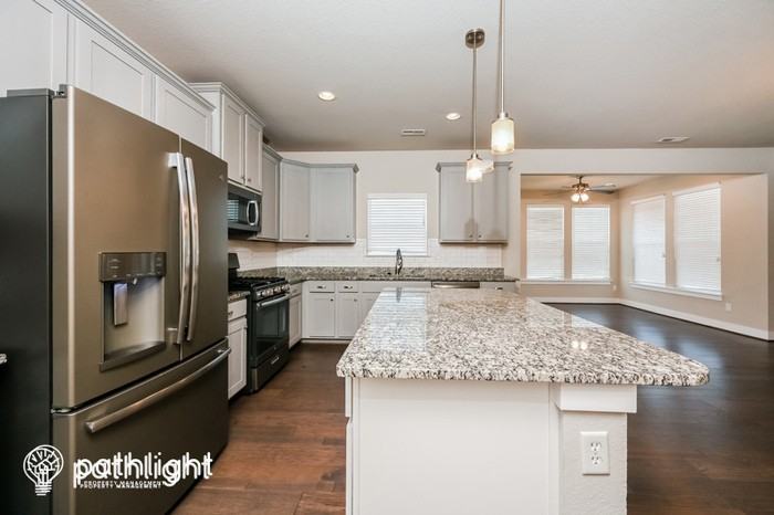 105 Massey Dr - Photo 2 of 18