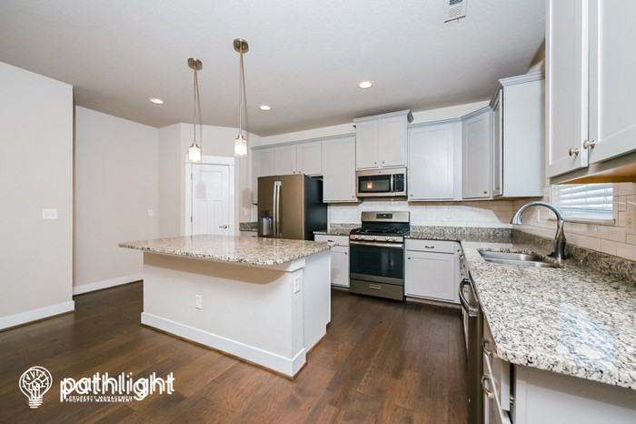 105 Massey Dr - Photo 3 of 18
