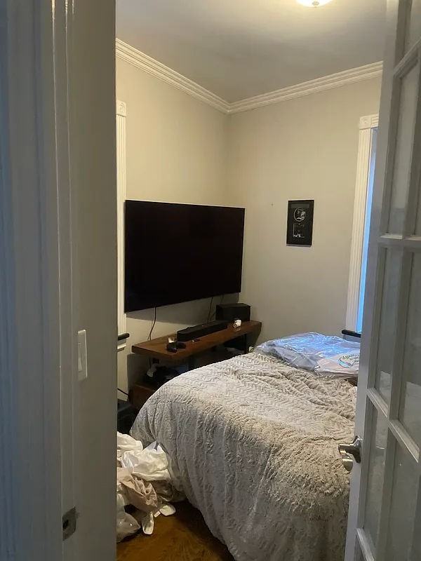 37 Cornelia St #2 - Photo 3 of 6