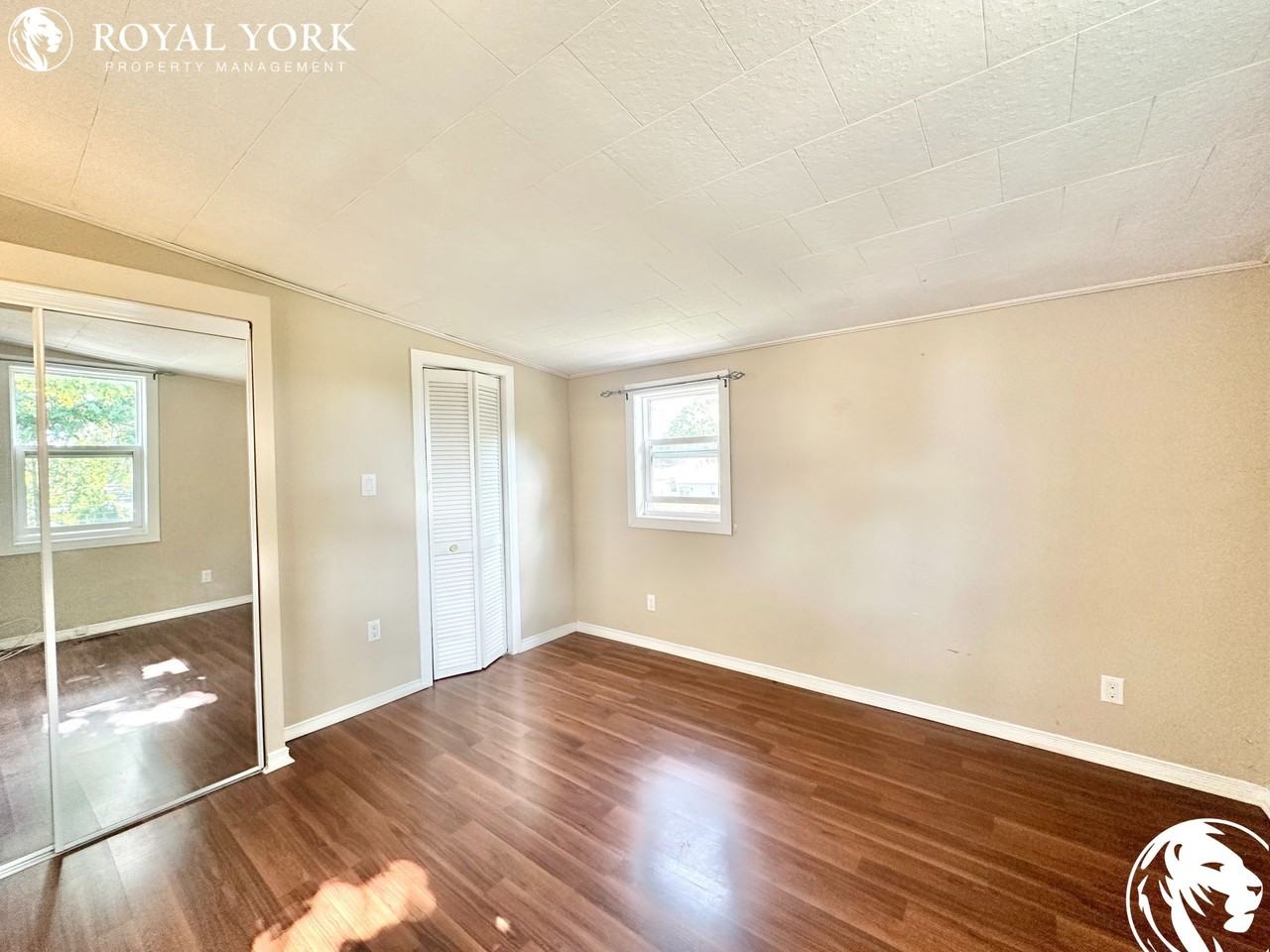137 Forest St E #3 - Photo 2 of 17