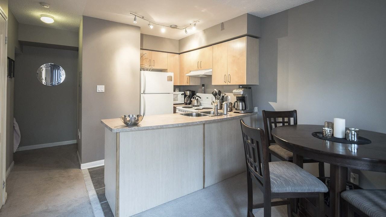 Strachan Ave & King St W #321 - Photo 3 of 15