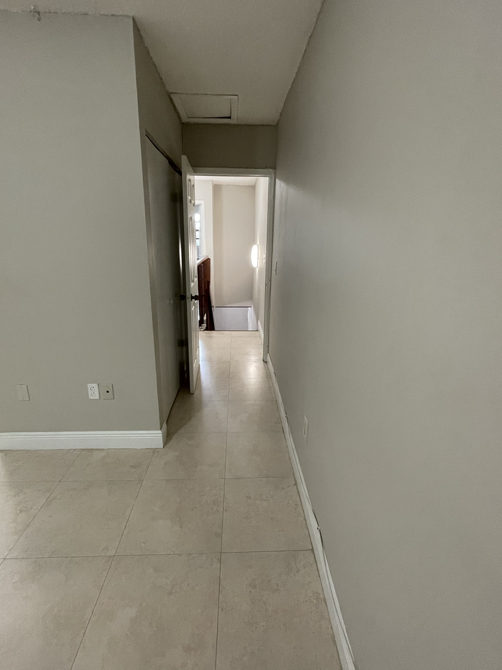 2614 West 60th Street #117 - Photo 7 of 14