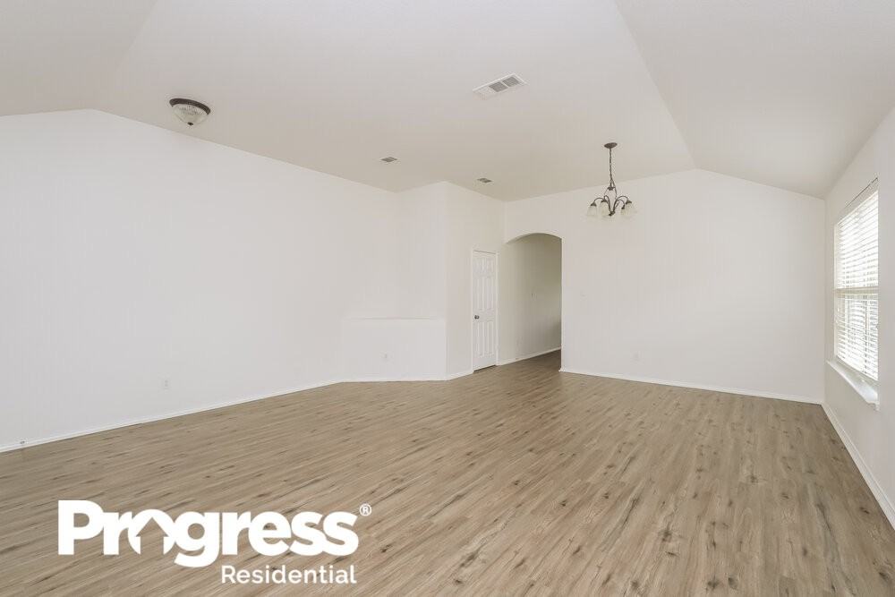 16301 Severn Ln - Photo 3 of 16