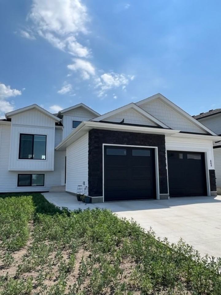 Brand New 2 Bedroom Lower Unit in Aspen Ridge Apartments 484B Woolf