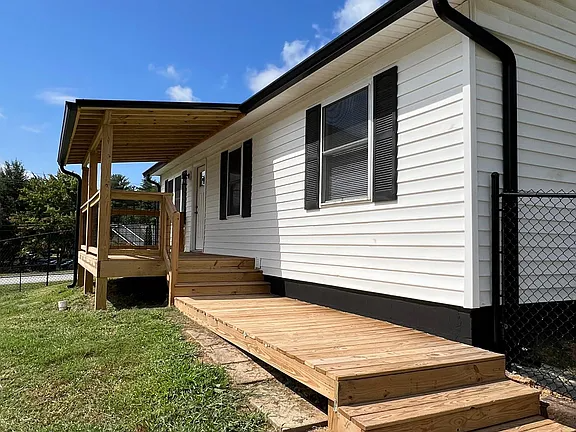 7 Jones Circle - Photo 4 of 38